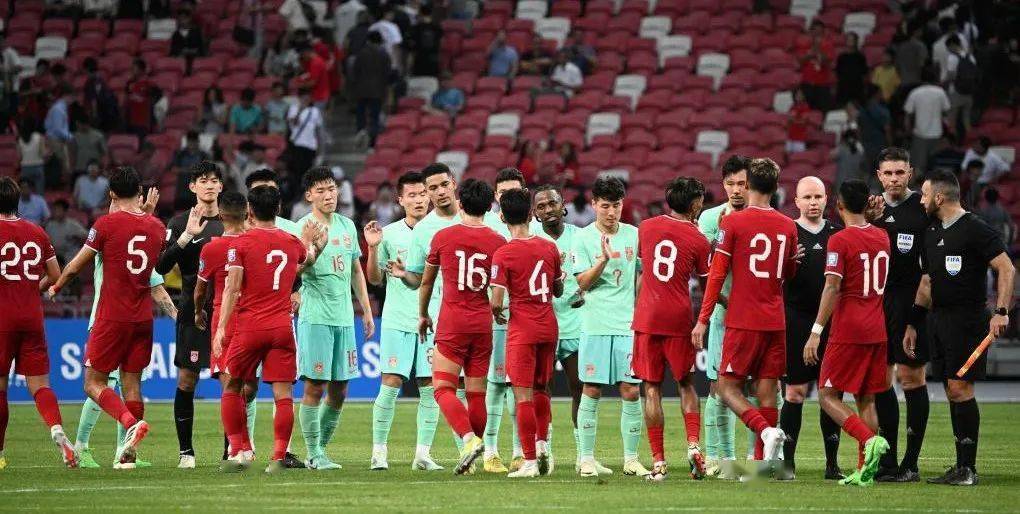 您错过的其他文章●扣球高度3米82 公开承认出柜 伴侣还疑似是自己