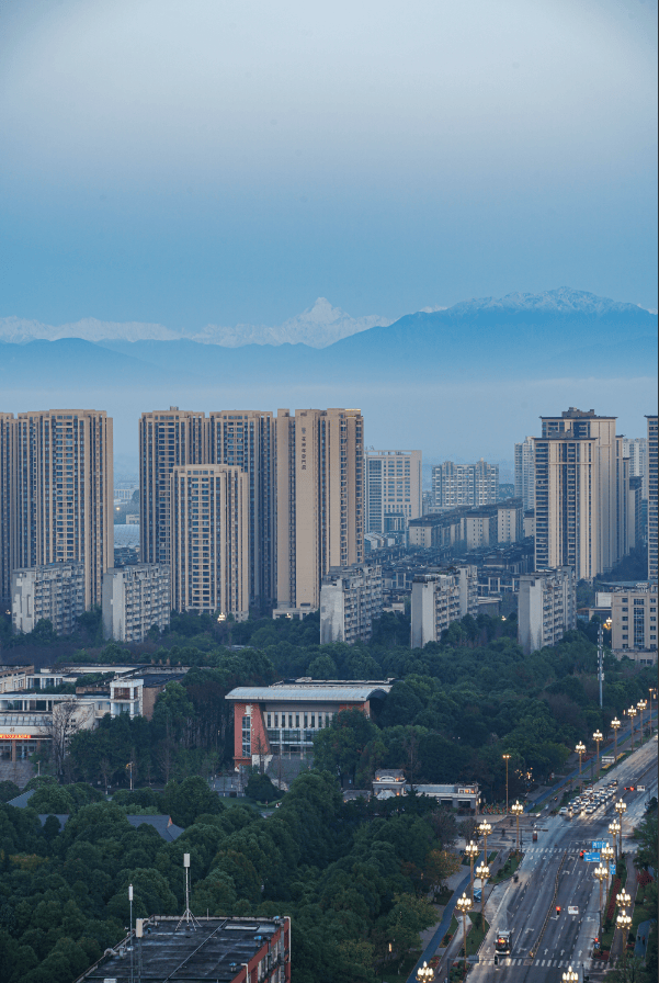 今早,绝美一幕刷屏成都人朋友圈!本周末最高温直冲30