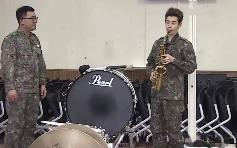 廖昌永女儿表白刘宪华这个曾被父母逼着练琴的男孩如今闪闪发光