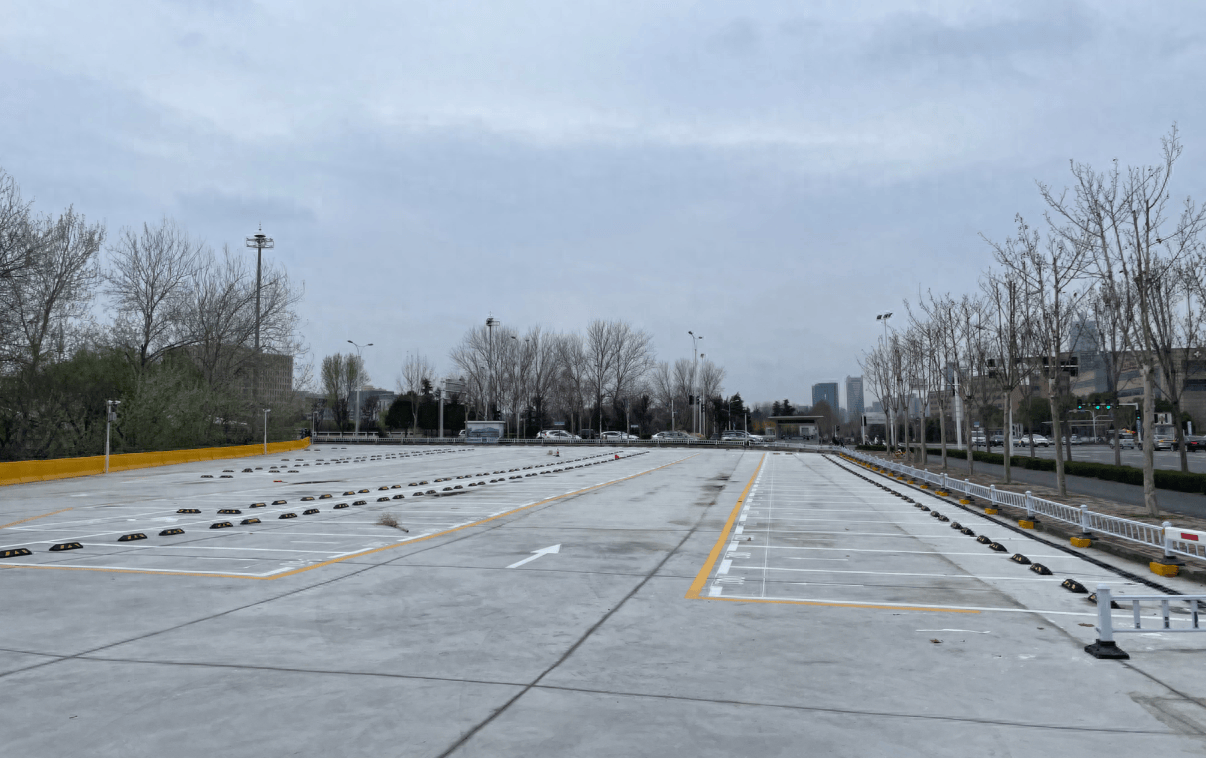 120个车位河南省儿童医院周边新增停车场