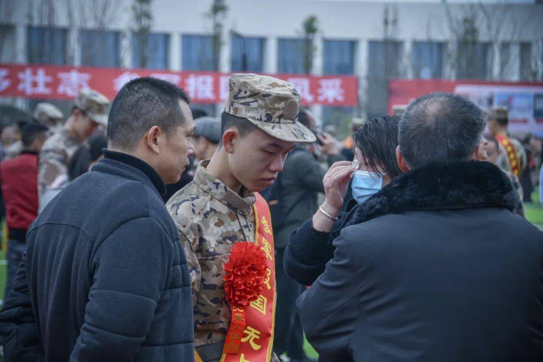 各地欢送新兵动态⑩_军营_青春_军分区