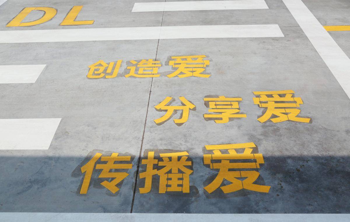 原创胖东来回应985女生应聘没进面试工作经验不符不能说人家不优秀