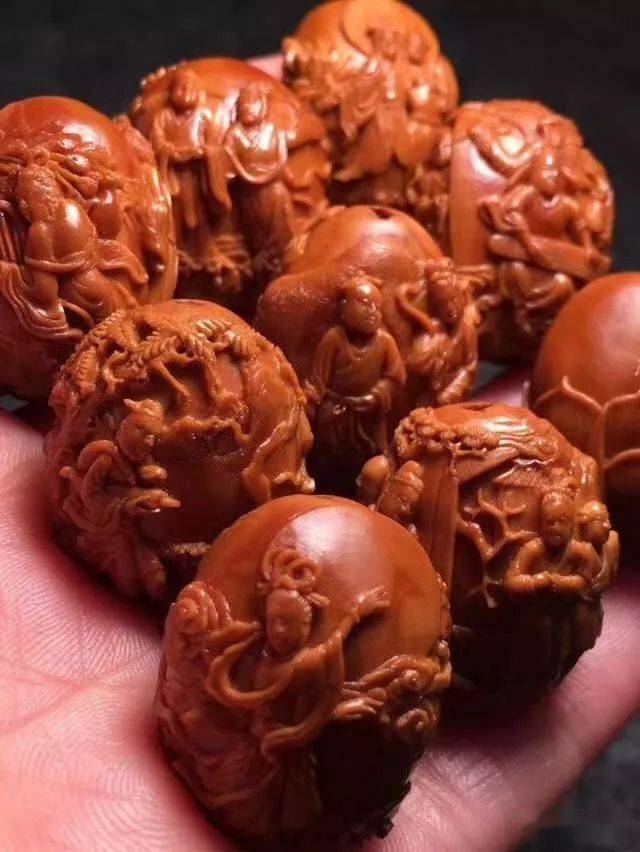 大师雕刻的橄榄十来万一串,还要预定,到底值不值_作品_什么_宝物