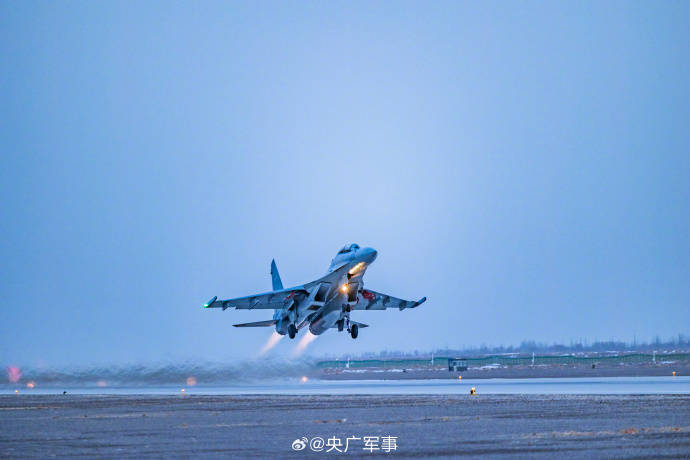 壁纸上新!一波空军战机高清美图来袭_刘德政_刘已_组织