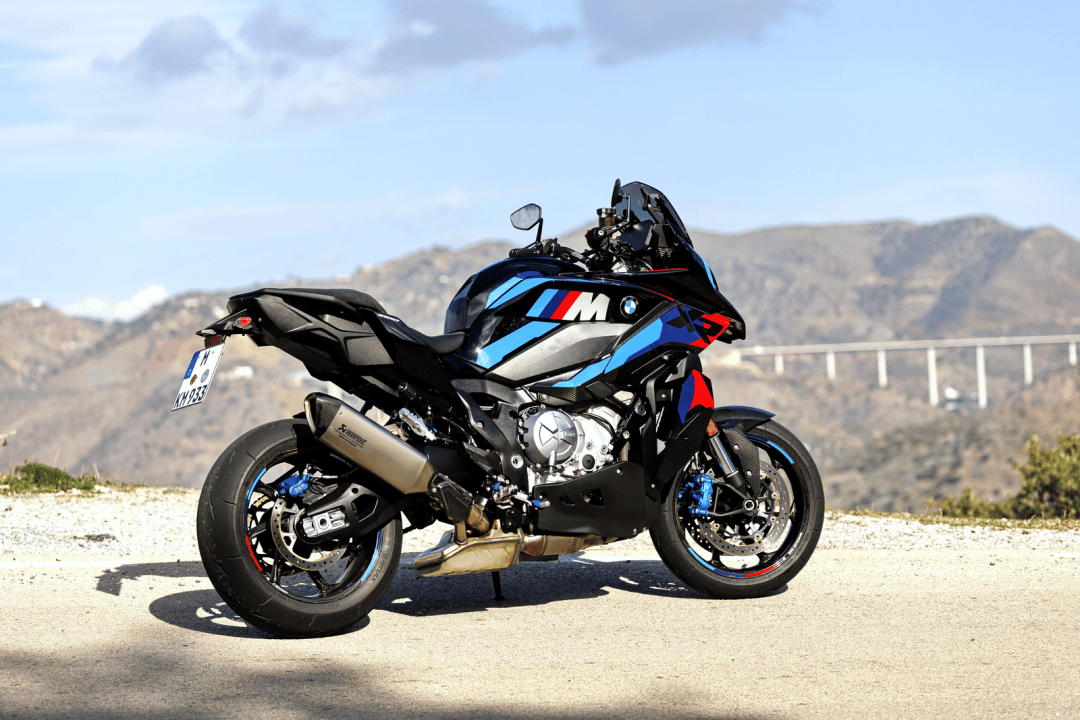 户外动感特写:宝马摩托 2024 m 1000 xr 运动旅行车_搜狐汽车_搜狐网
