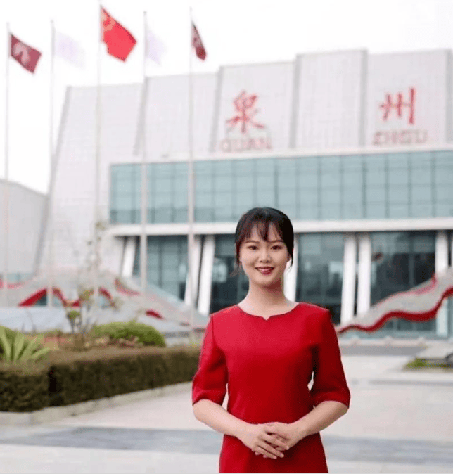 2024升学季专业介绍空中乘务微笑与儒雅的化身