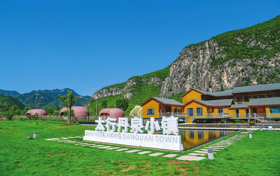 行走在山水之间源泉村三色康养醉游人