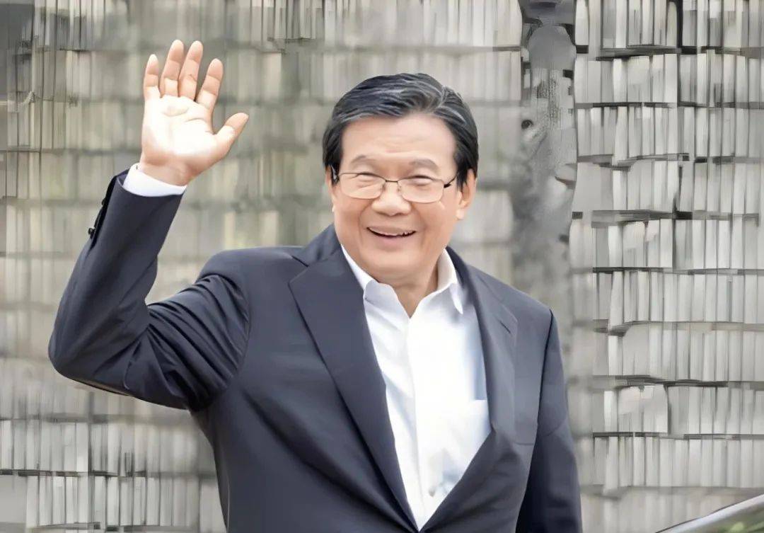 华人新首富，每天净挣9.3亿！实力诠释传统行业才是硬道理！_搜狐网