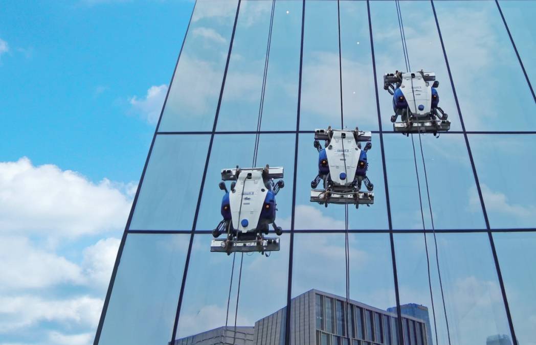 【视频】高空机器"蜘蛛人"洗出大市场 |我是中小微_张志忠_凌度_智能