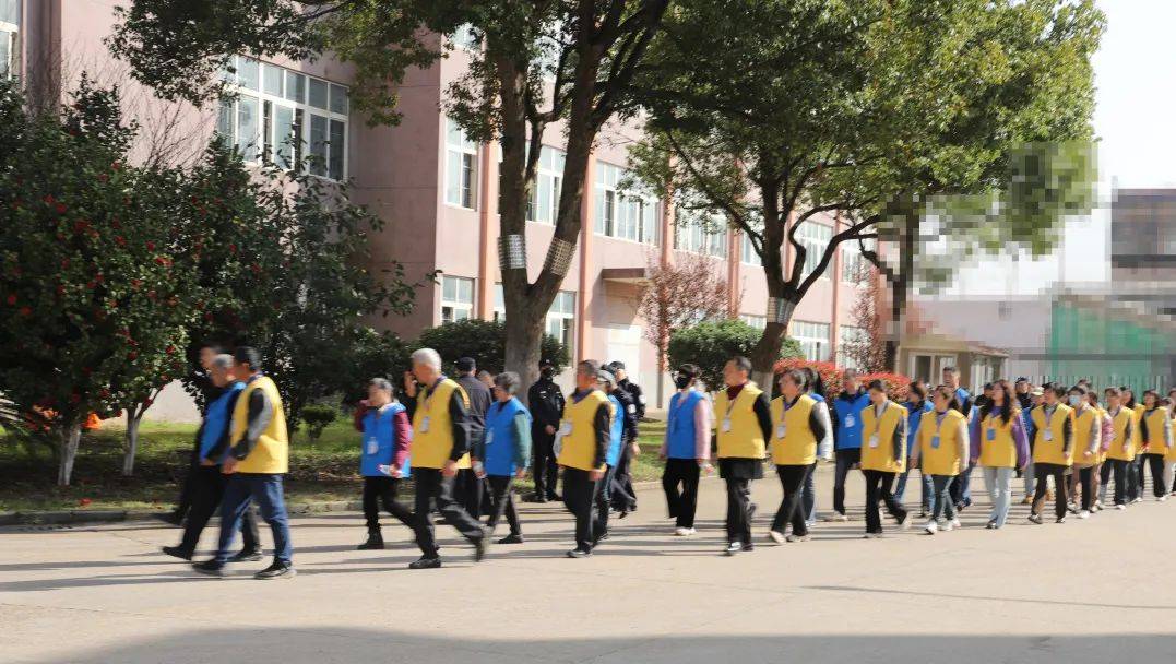 南昌监狱开展春风唤新生开放日暨亲情帮教活动