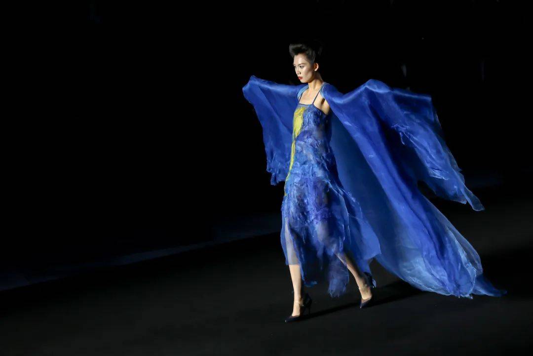 衣者天地形李薇高级时装发布会举办