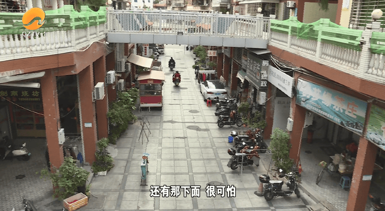 泉州东海湾门第倒板违建被冻结房屋产权284户又有小区被诉无法办证