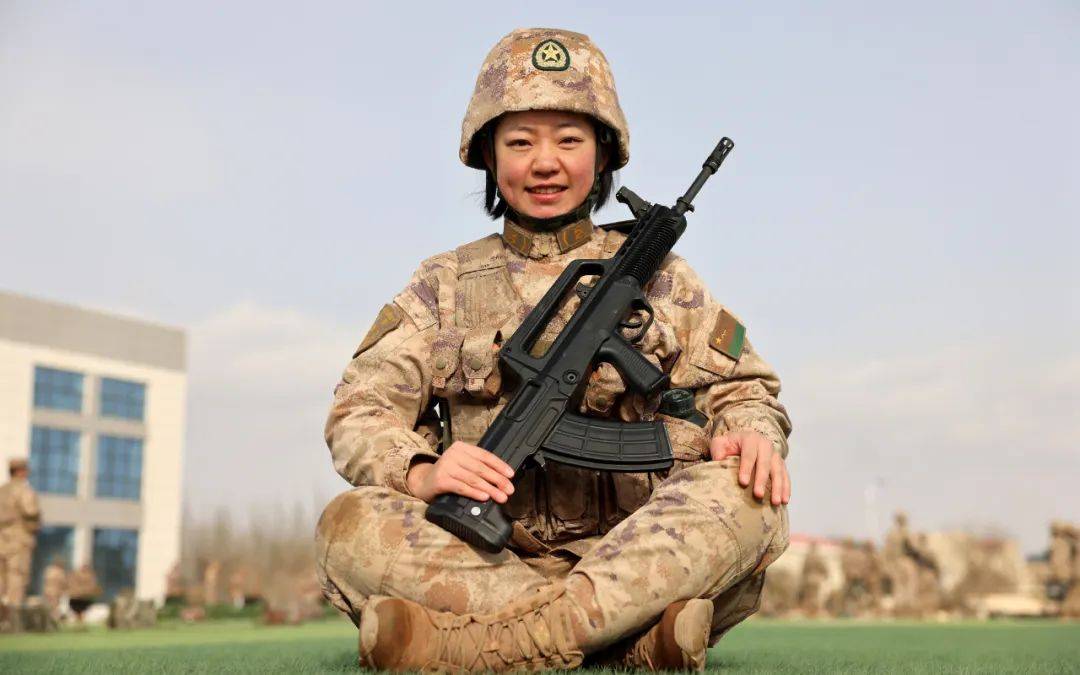 新战友,女兵班长向你隔空喊话啦!