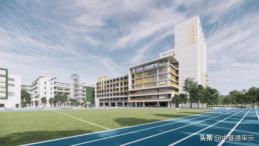 位于深圳市龙岗区深圳石芽岭学校改扩建工程牛化宪深入项目施工现场