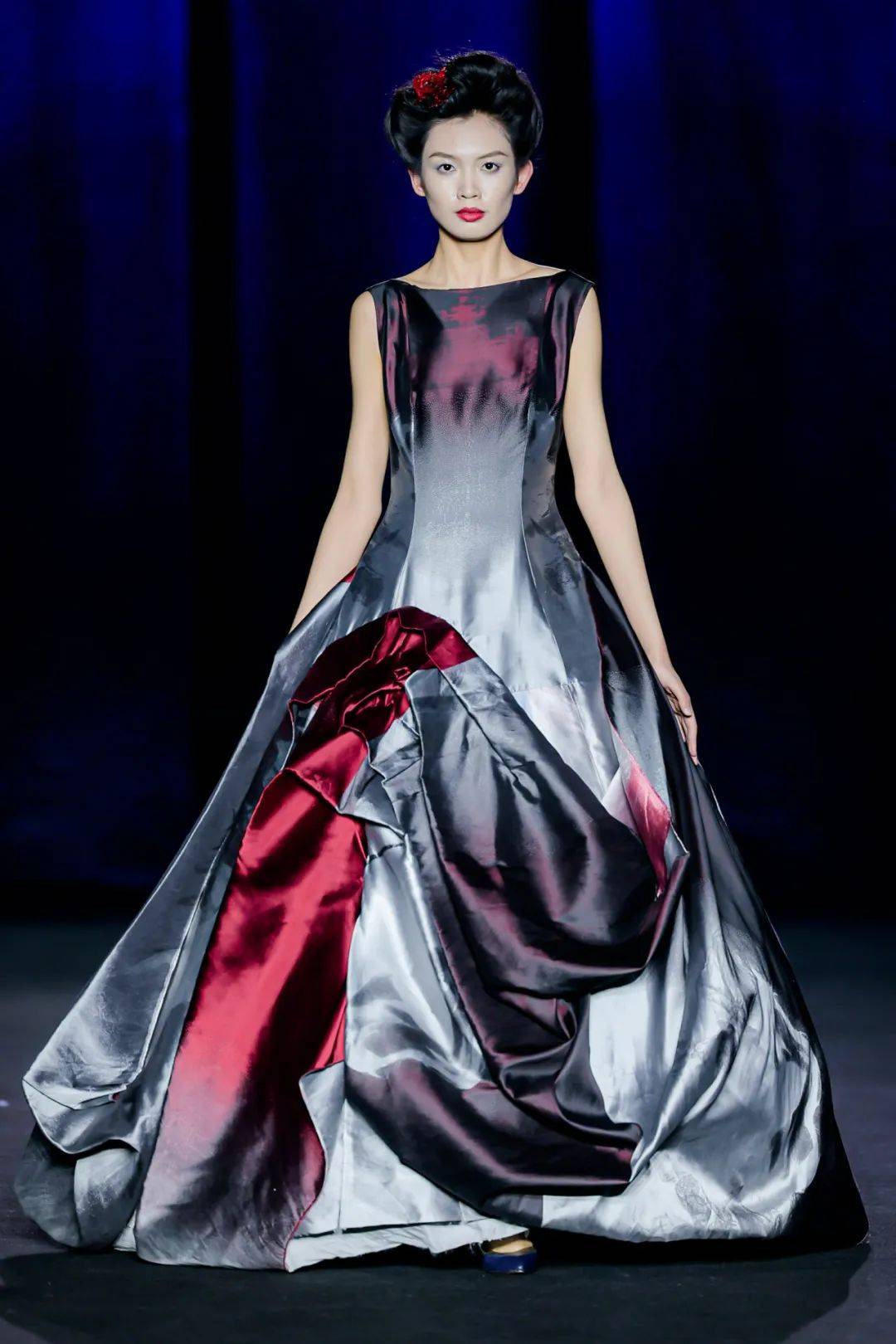 衣者天地形李薇高级时装发布会举办