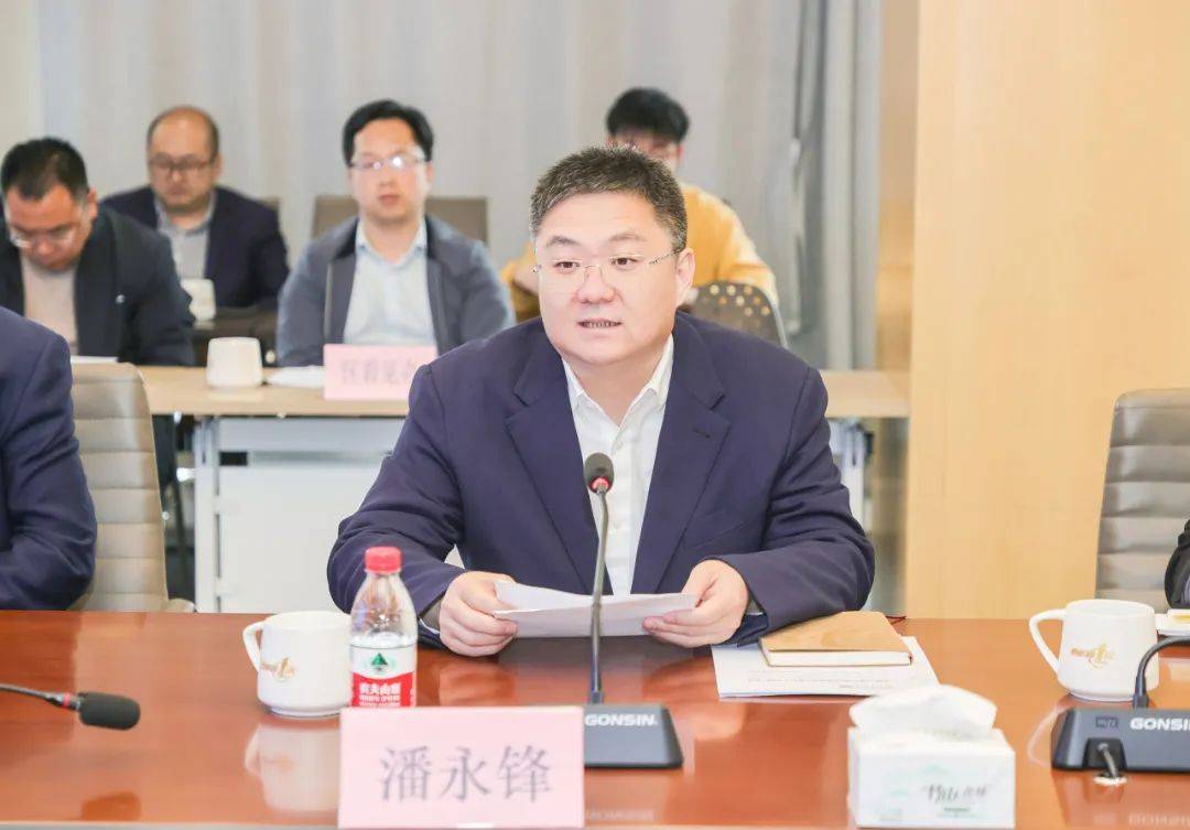 我区召开第七十九期亲清直通车61政企恳谈会