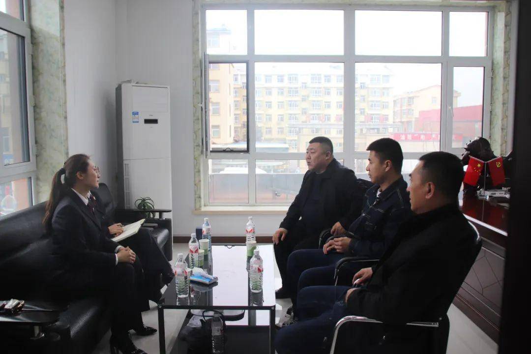 黑龙江省青冈县人民检察院走访包联企业主动问需促发展