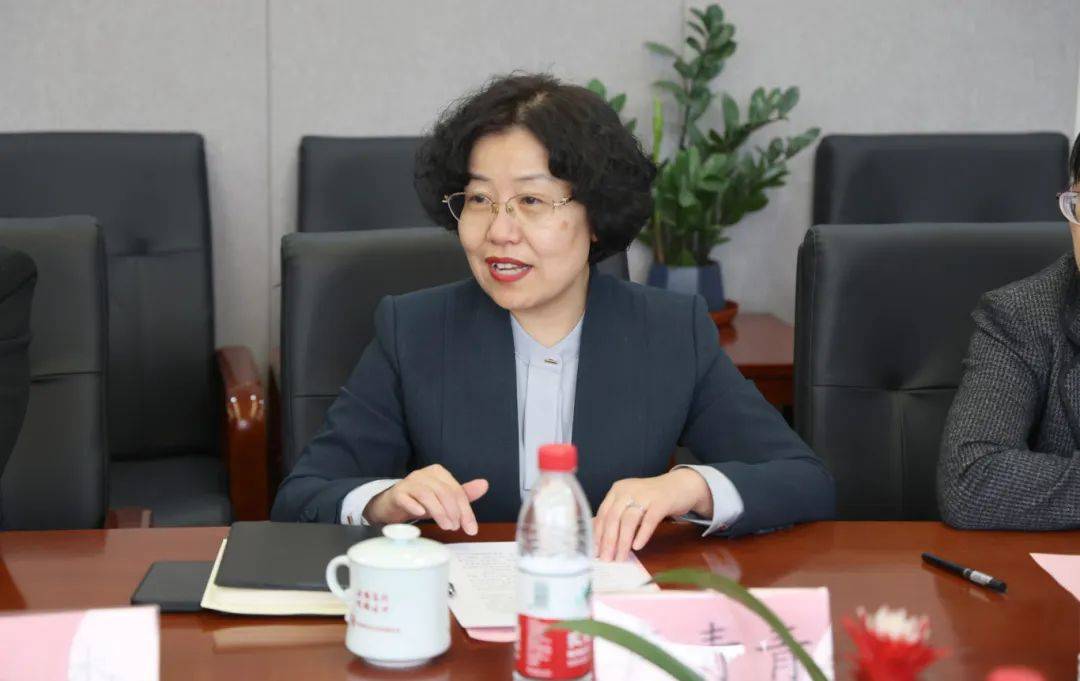 和生物组学科负责人朱海燕老师就附中人才培养探索进行了汇报和交流