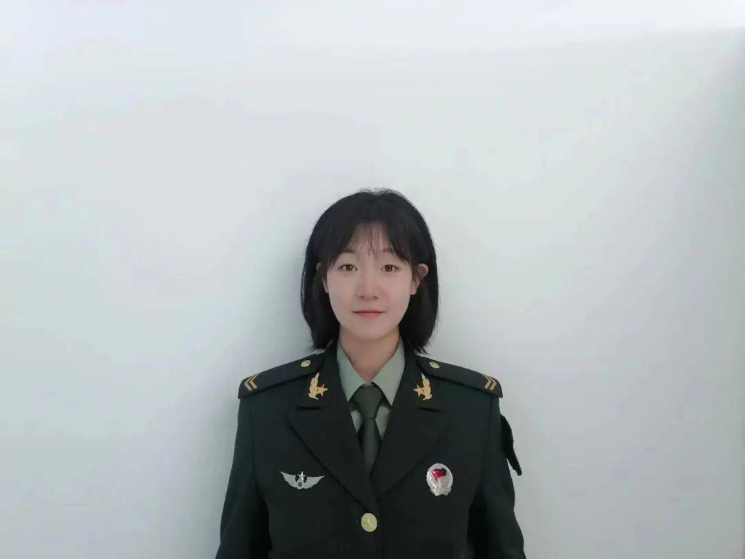 2021年9月积极响应国家号召参军入伍,服役于中部战区陆军32133部队,于