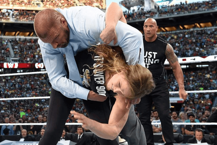 隆达罗西炮轰wwe惹众怒女汉子强势回怼网友纷纷点赞