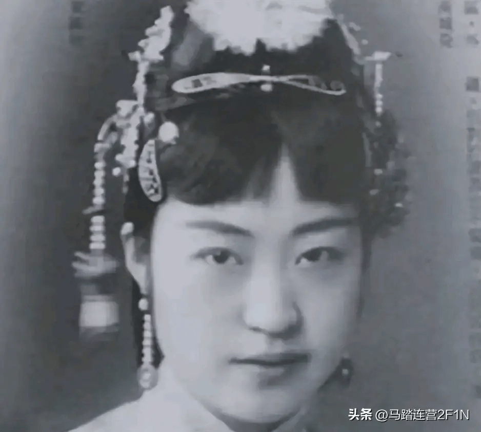 90岁的张学良飞到纽约约会迟暮美人蒋士云少帅一生的挚爱