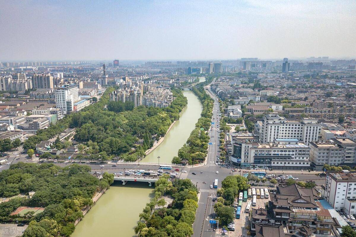 扬州市各县区2023年都实现了财政收入正增长,除江都区小涨外,其余县区