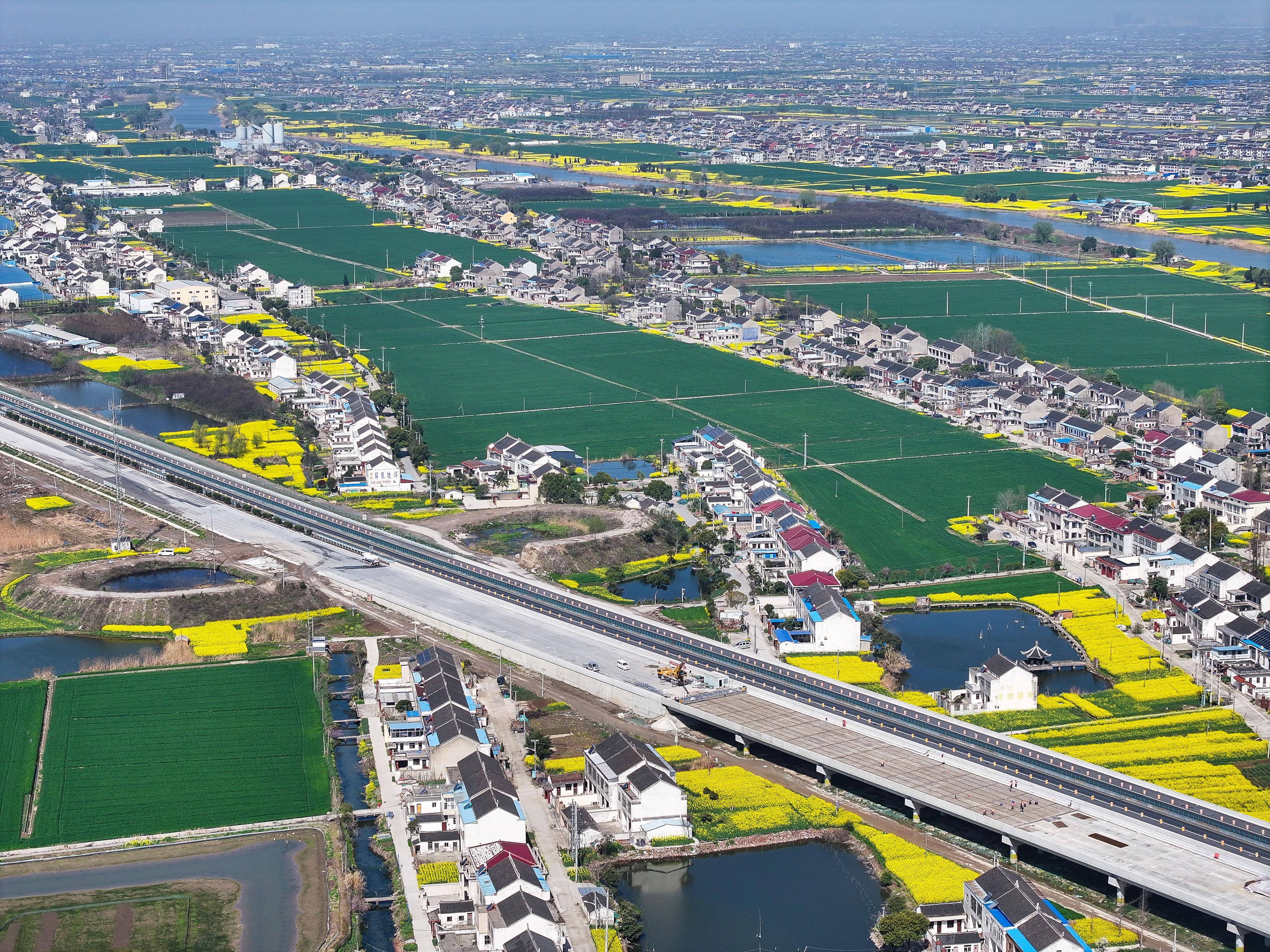 沪陕高速公路平潮至广陵段扩建工程有序推进