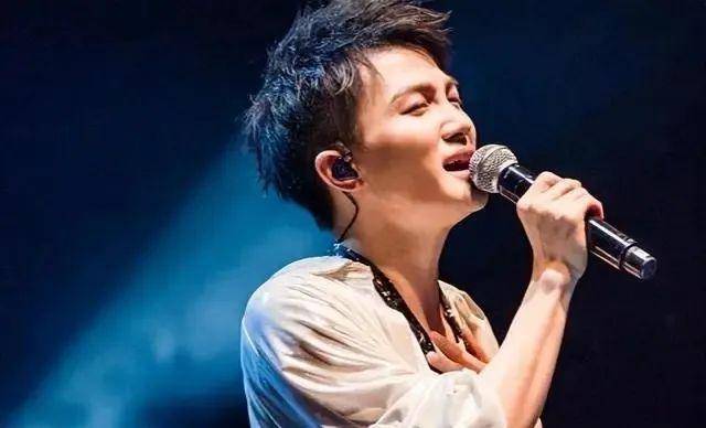 周深的嗓音遭争议请来一次超越性别的审美