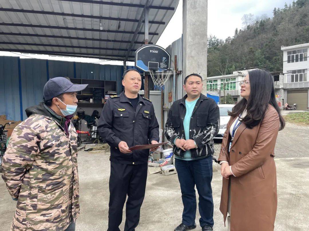 重拳出击利川多部门联合执法严打报废车市场乱象