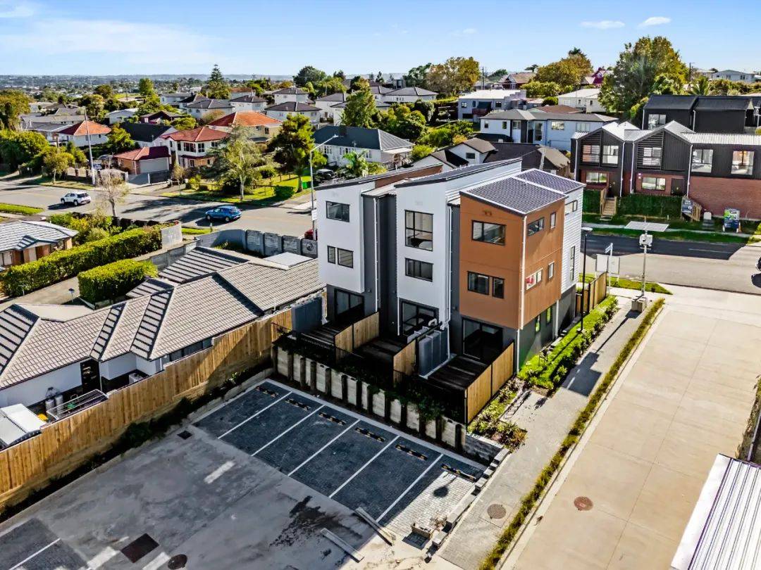 西区henderson2房29套精品联排别墅10年建筑质保邻近商圈好校便捷搭乘