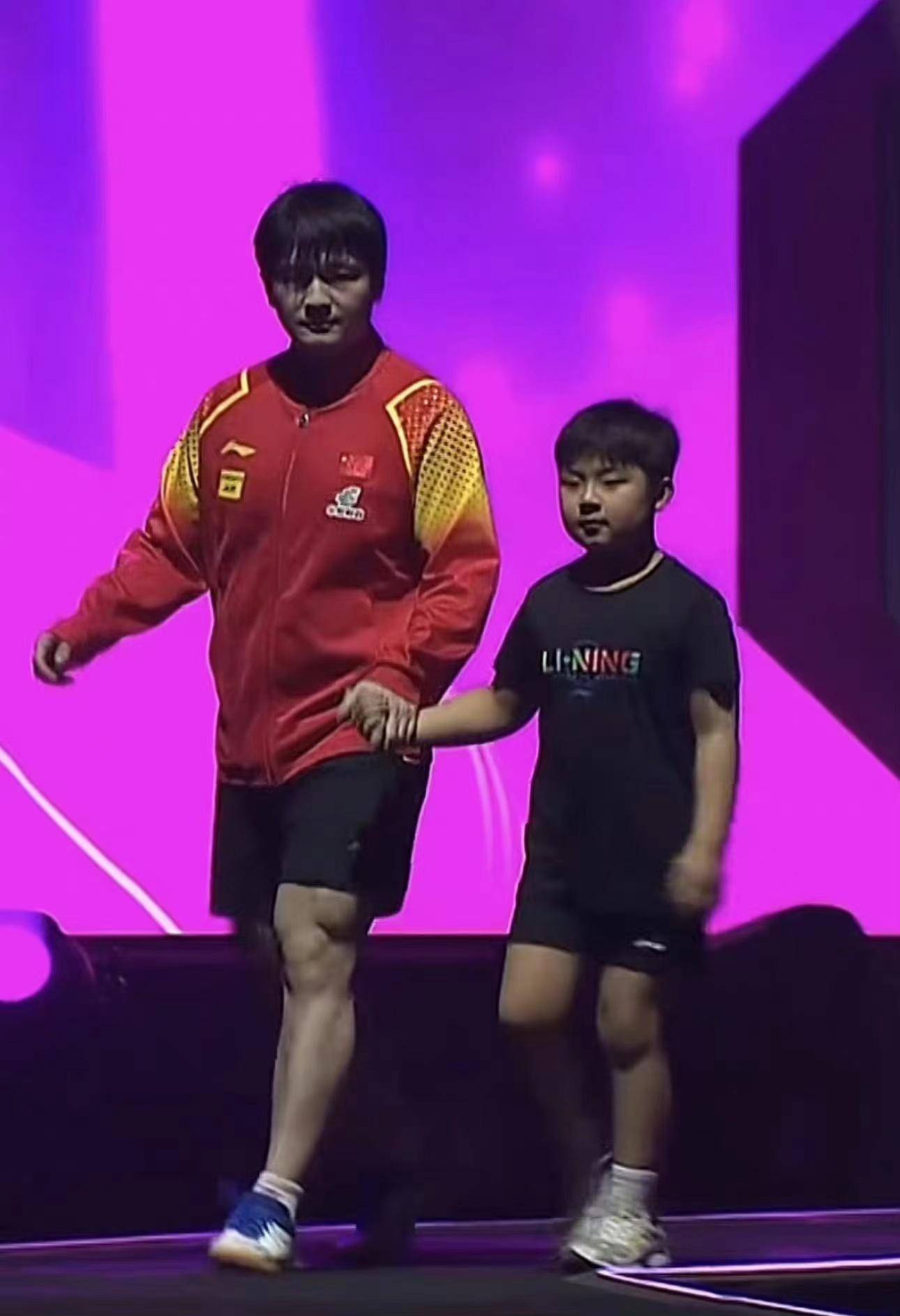 樊振东排名世界第2,1997年出生的他,身高1米73!