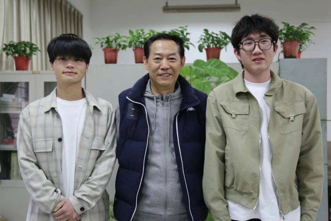来源丨人民日报编辑丨罗   捷校对丨陈子豪审核丨立   军