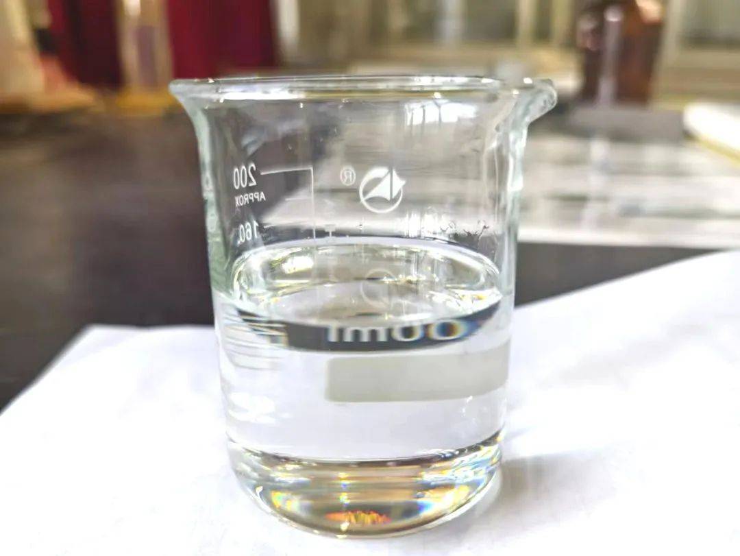 该项目瞄准高分子材料产业链的上游,聚力打造过氧化氢异丙苯,过氧化二