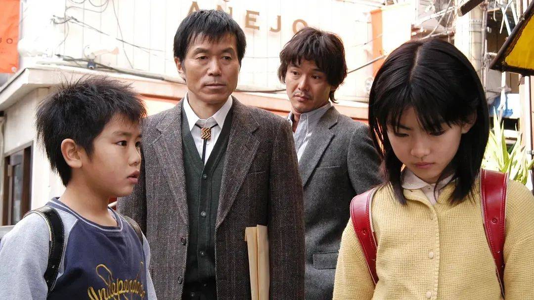 《白夜行》:深渊中的微光与无尽的追寻