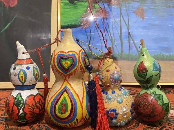 梨城古丽彩绘葫芦画幸福生活