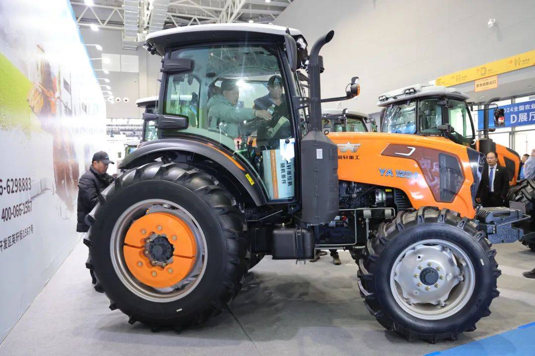 英轩橙亮剑驻马店,实力圈粉!_作业_重工_拖拉机