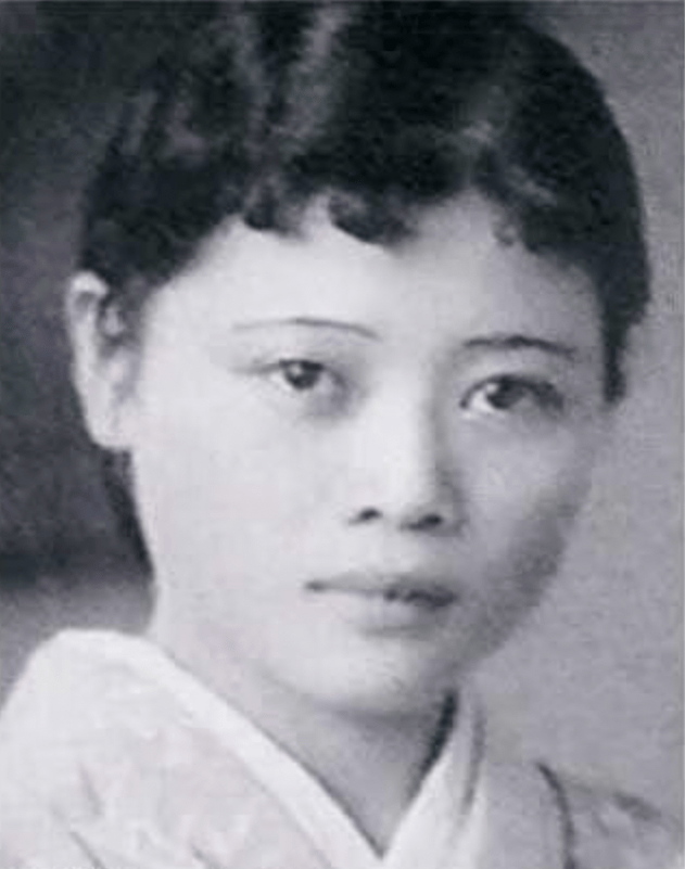 日本作家太田静子,太宰治的情人之一,也被认为是太宰治名作《斜阳》的