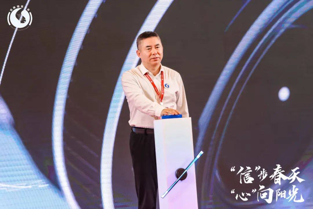 "新华日报社党委委员,副社长,新华报业传媒集团副总经理钱进在致辞中