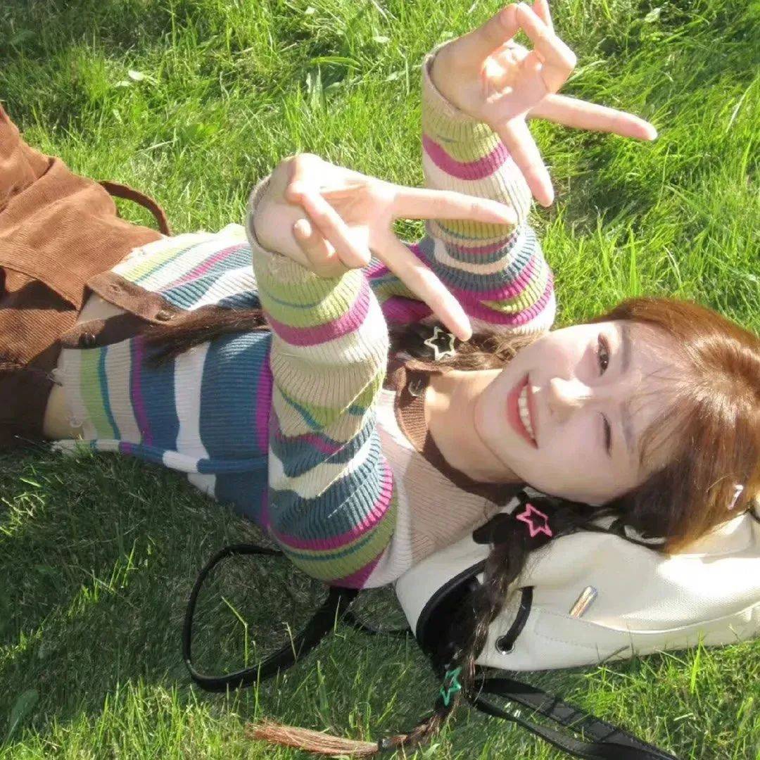 头像干净治愈的new新头像