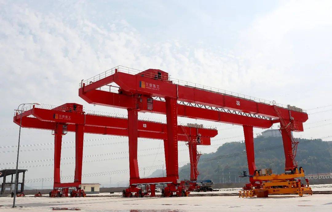 涪陵龙头港铁路专用线正式投用首趟列车开出