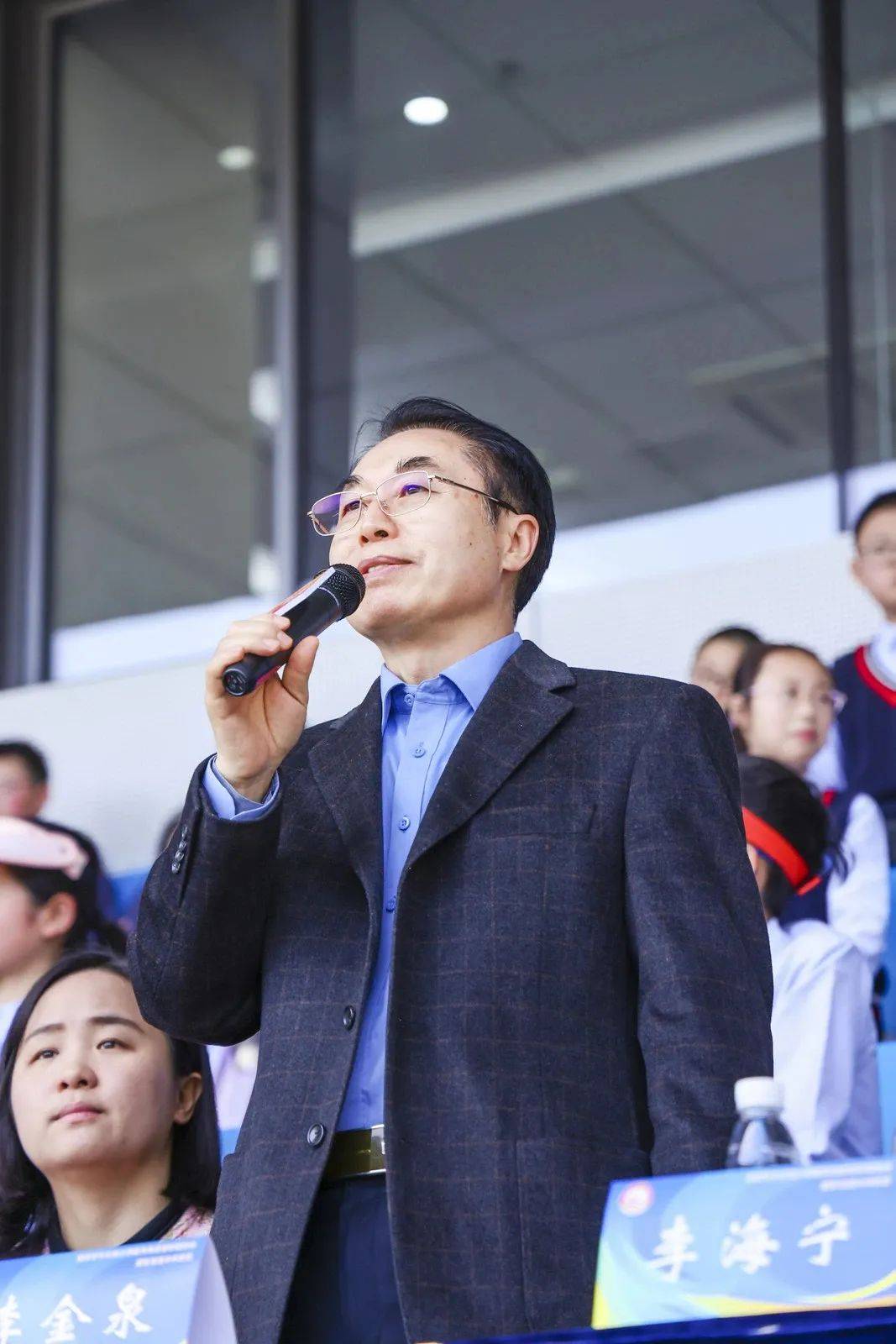 江苏省教育厅二级巡视员李金泉宣布运动会正式开幕