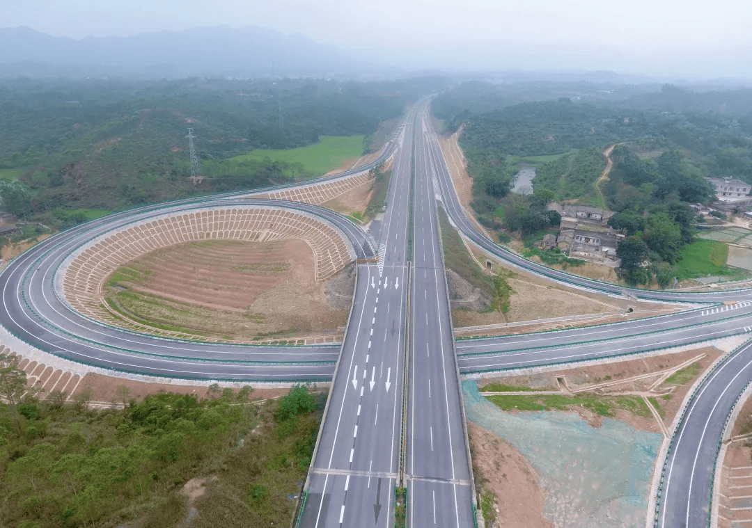 浦北至北流公路横山互通配套工程项目建成后,能更好地发挥浦清高速对