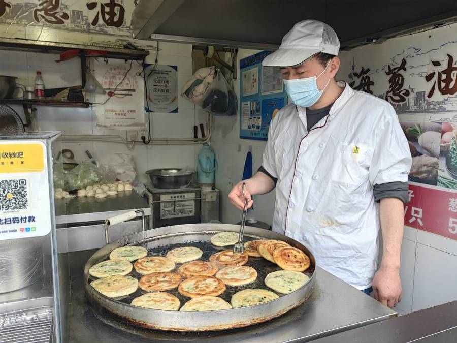 上海人"兜马路",要的是原生的社区感_店铺_居民_煎饼