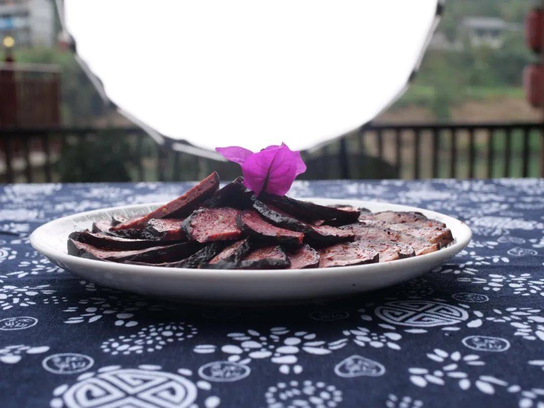渝味360碗丨在綦江有一种乡愁叫"血豆腐"_食用_时候_美食