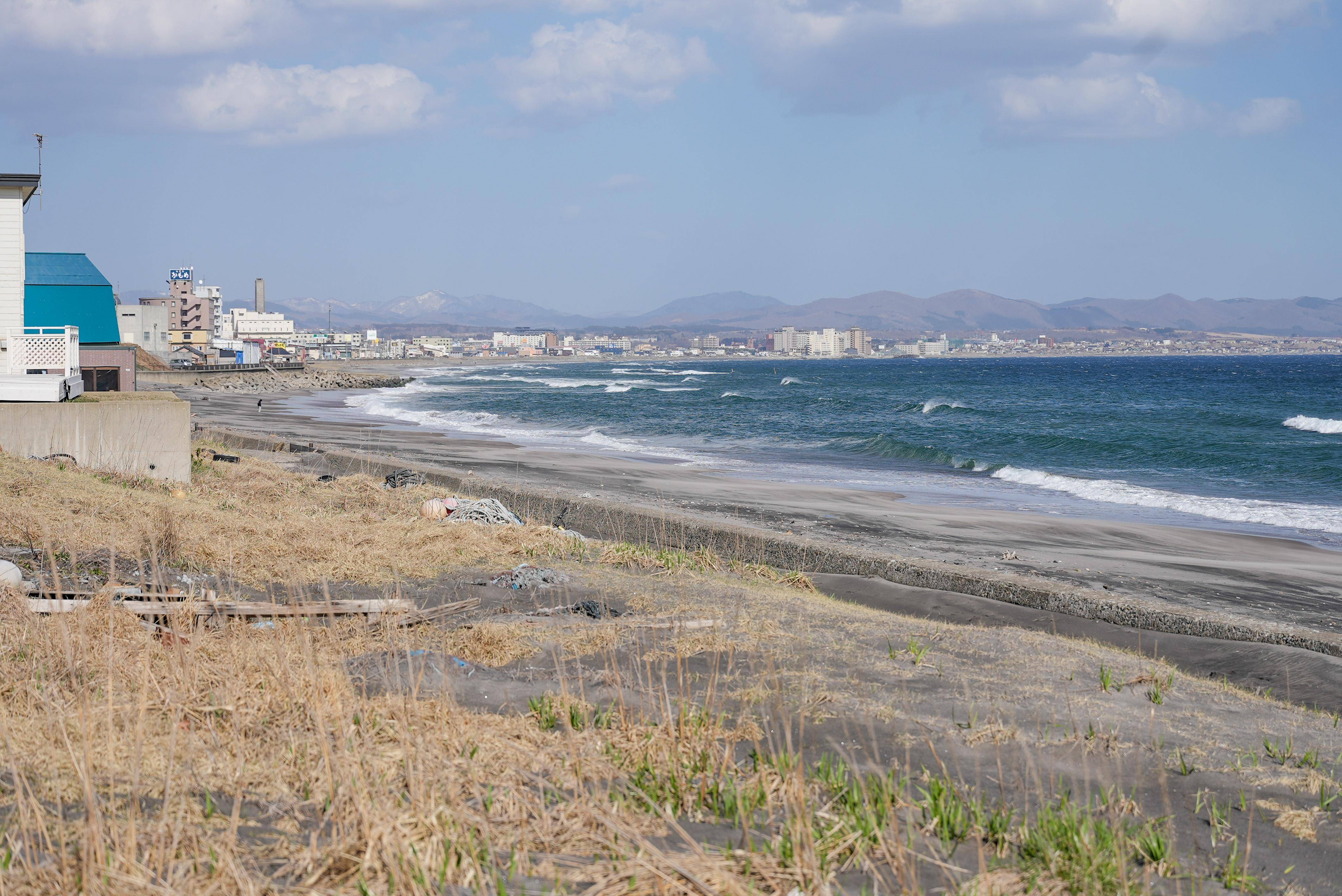 日本绝景,海风独舞:北海道函馆海岸线的宁静与壮美