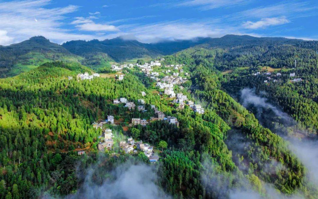 富宁县洞波瑶族乡渭基村马关县古林箐乡柏木山村【陈明凯 摄】天保镇