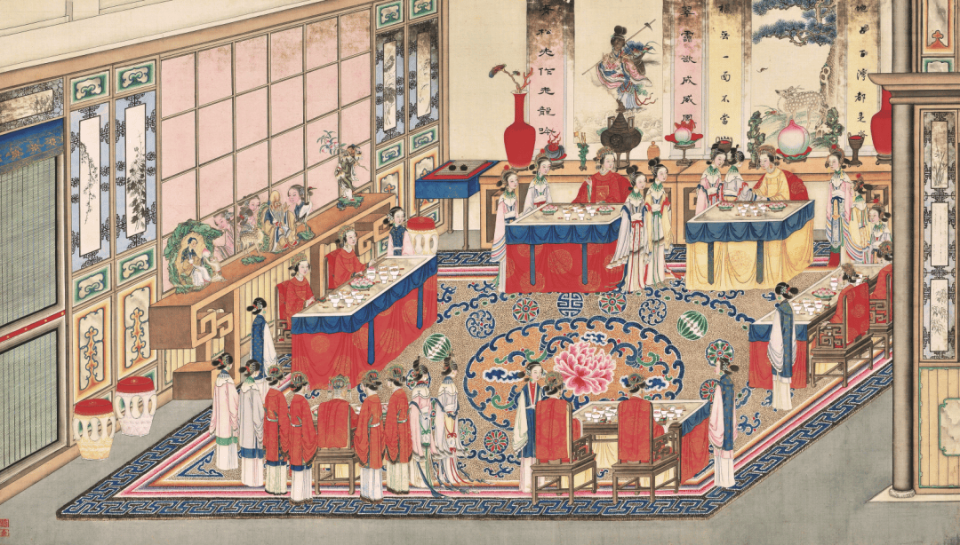 就连丫鬟们的发饰,耳饰也清晰可见↓感受下这屋内摆设,无论字画,花瓶