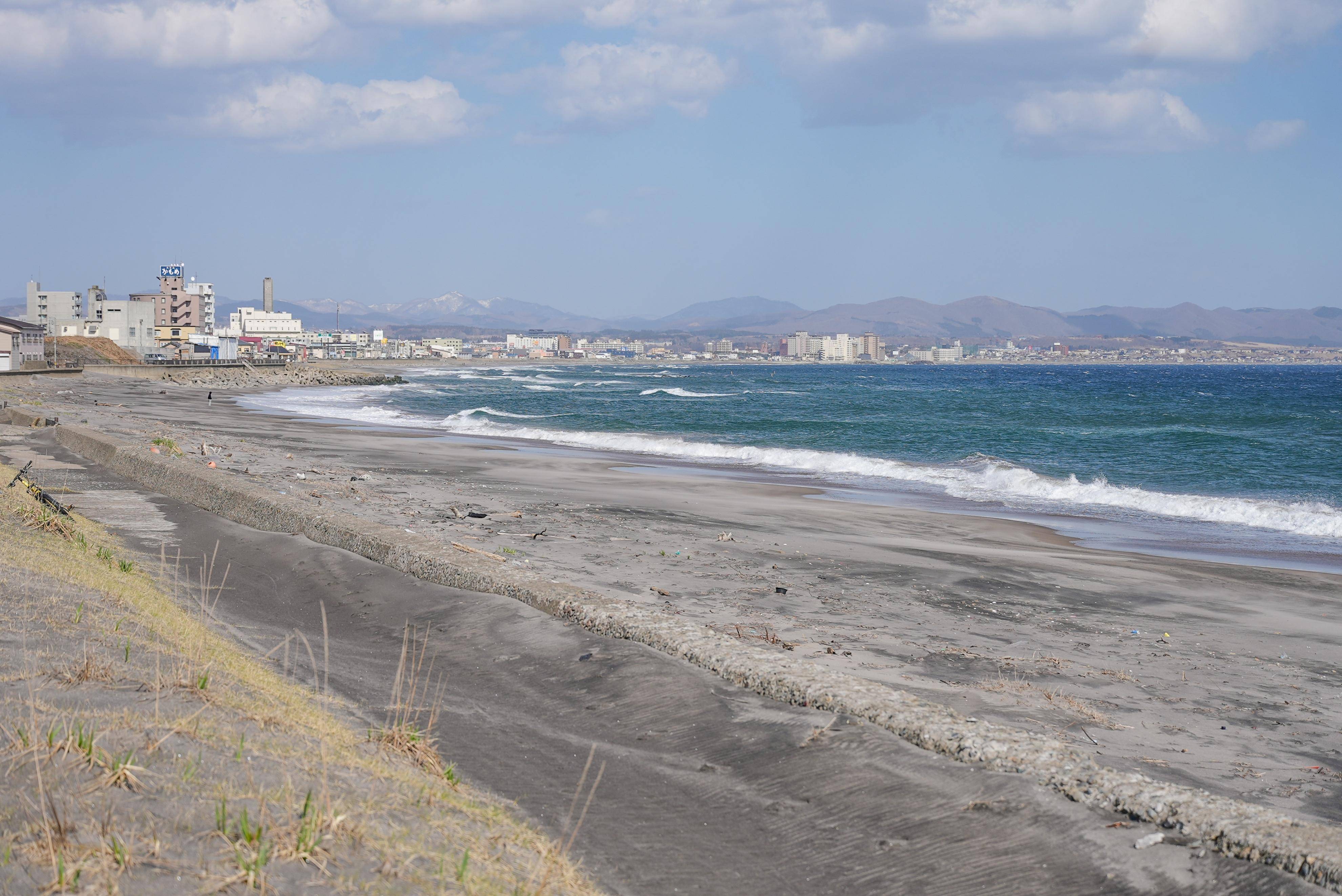 日本绝景,海风独舞:北海道函馆海岸线的宁静与壮美