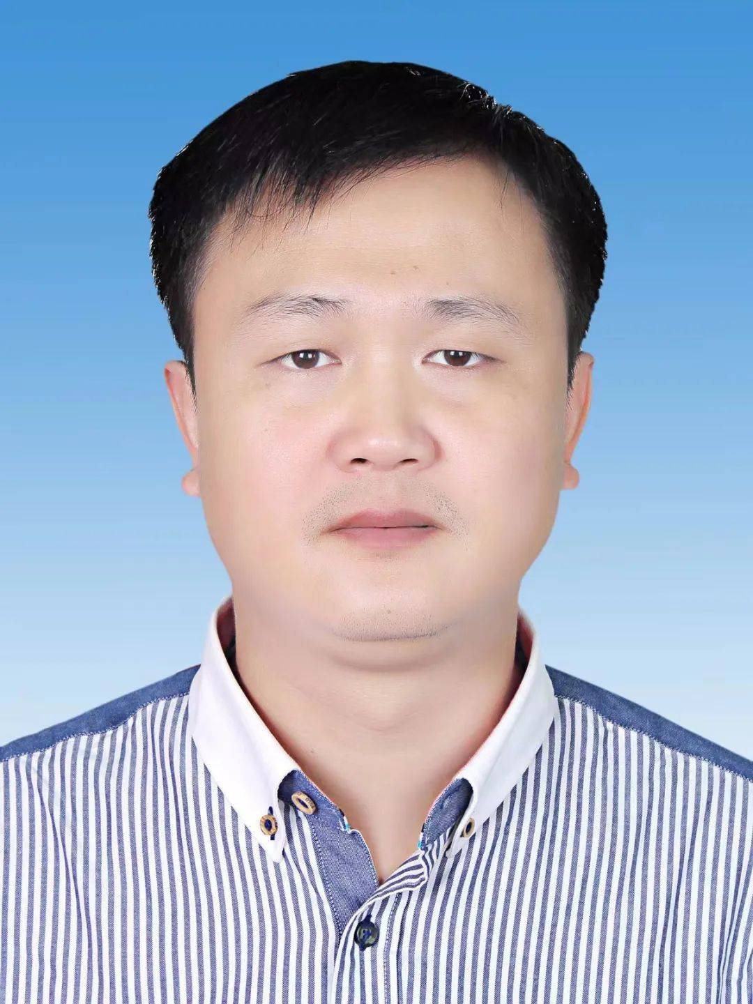 李荣  副主任医师2002年毕业于安徽医科大学医学院,2008-2009年福州市