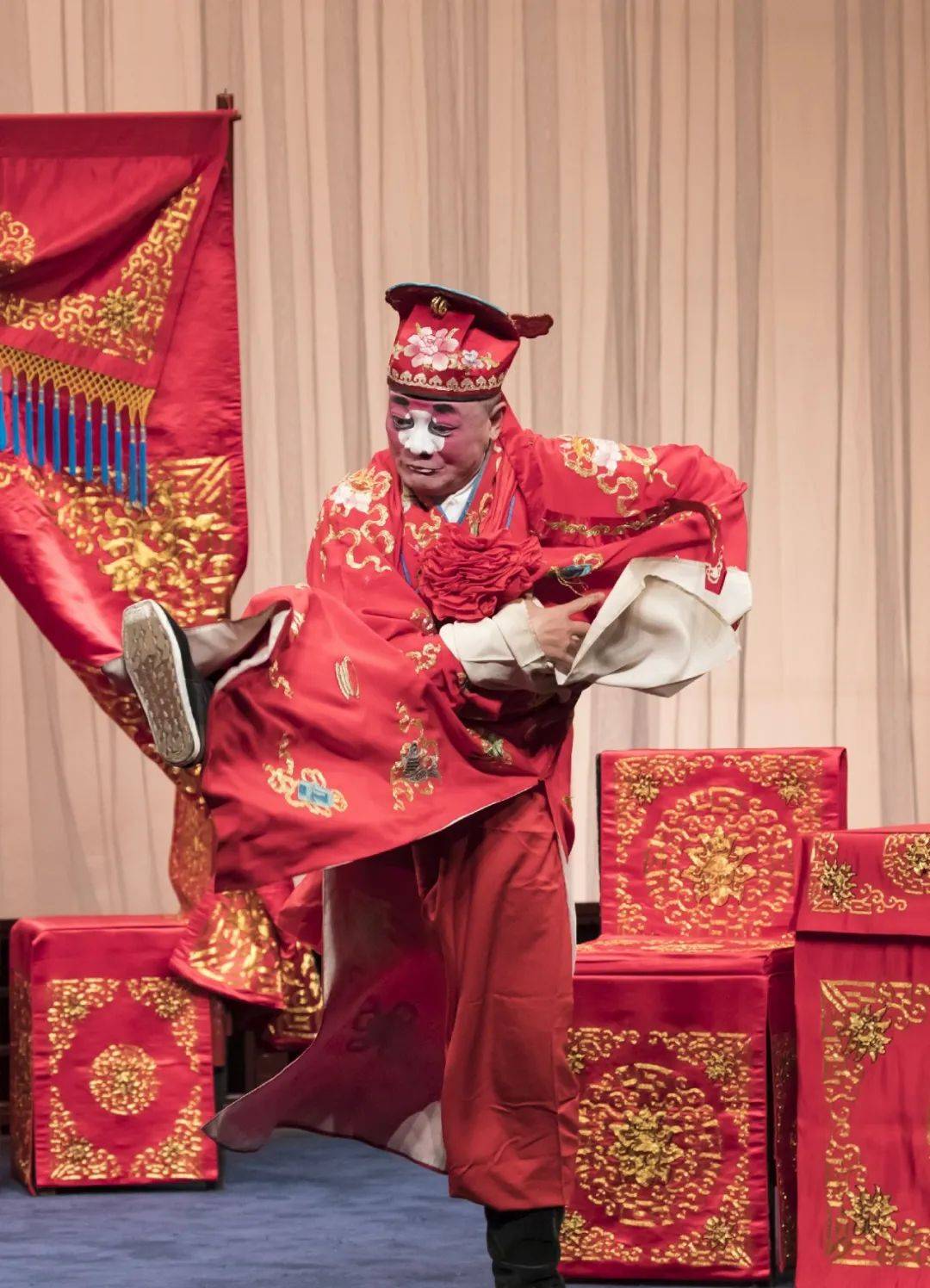 《窦娥冤》剧照已采访者,江苏有:吴新雷,王建农,朱继云,刘致中,张寄蝶